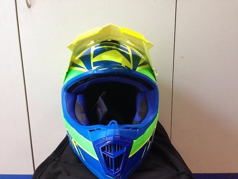 Кроссовый мото шлем NENKI NK-316, жёлтый-зелёный-синий