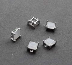 Коннектор квадрат 7*10 мм, белый опал, покрытие родий