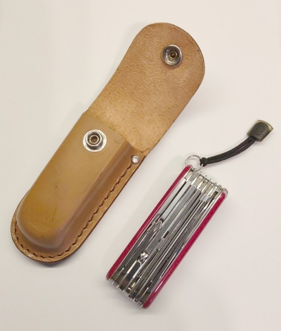 Чехол кожаный Victorinox, для офицерских ножей,  91 mm, 5 - 7 уровней, Light Brown, на ремень (4.0525)