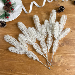 Еловая ветка-трехлапка, декор зимний, рождественский, бело-кремовый цвет, 25 см, набор 5 веток.