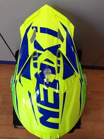 Кроссовый мото шлем NENKI NK-316, жёлтый-зелёный-синий