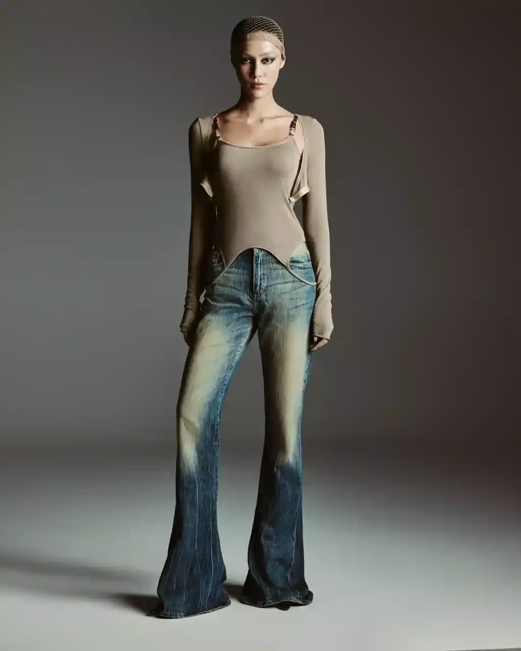 Джинсы клеш