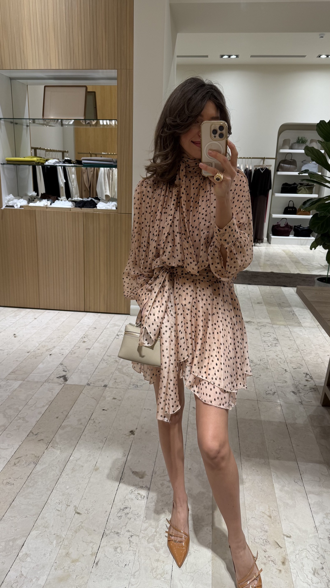 Платье из шелка и вискозы в мелкий горошек