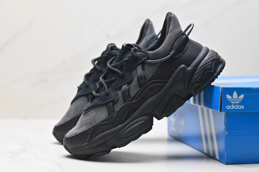All black ozweego hotsell