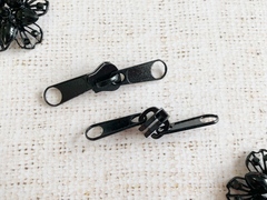 Бегунок трактор 2-х язычковый, галантерейный Т8, чёрный