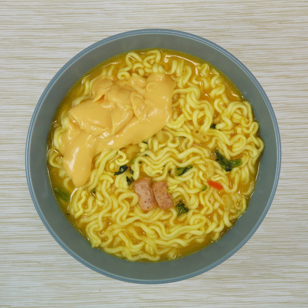 Лапша быстрого приготовления Ottogi Cheese Ramen 111 г купить по низкой  цене на STORRO.RU