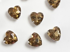 Стразы пришивные стекло в оправе "Сердечко", р. 12 мм, светлое золото