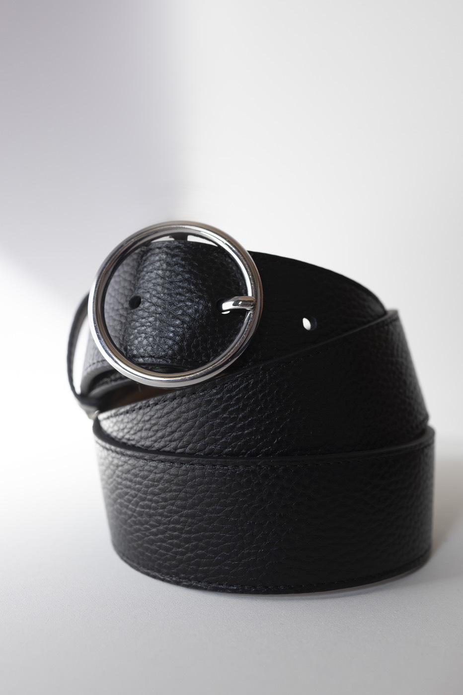 Ремень из фактурной кожи с пряжкой серебро, 35 мм, черный