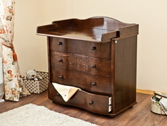 С 567 Комод с настилом резьба №28 (кошка) (шоколад)