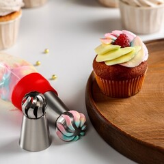 Насадка кондитерская «Сфера.Прорези изогнутые», d=3 см, вых. 2,3 см