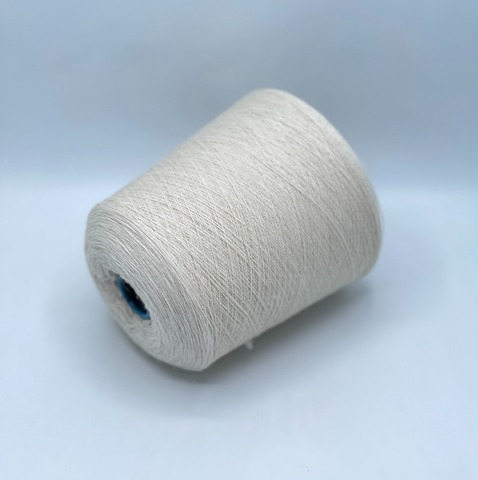 Бобинная пряжа, Lana/alpaca, 1500м. 70% Меринос, 25%Альпака, 5%Кашемир, Молочный, 37600