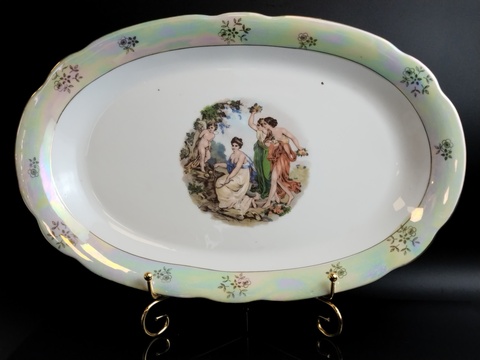 Блюдо фарфоровое большое овальное из сервиза "Мадонна", Kahla GDR, люстр, изображение, золочение, винтаж времён 1970-1990 гг