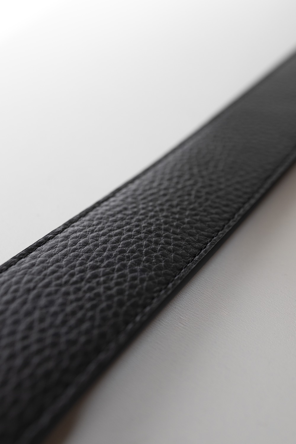 Ремень из фактурной кожи с пряжкой серебро, 35 мм, черный