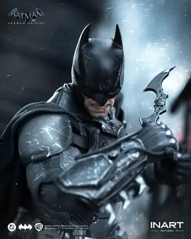 Фигурка Бэтмен Поврежденный в бою из игры Batman Arkham Origins 1/12