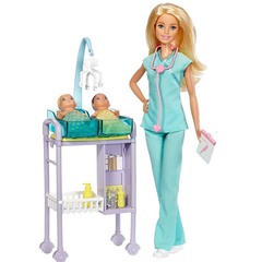Барби Детский врач с малышками