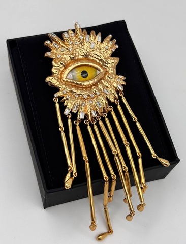 Брошь Schiaparelli