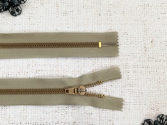 Молния трактор пластик п/а усиленная, Т7, 18 см, бежевый