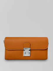 Сумочка 625 прямоугольной формы с металлической застежкой и ремешком в комплекте