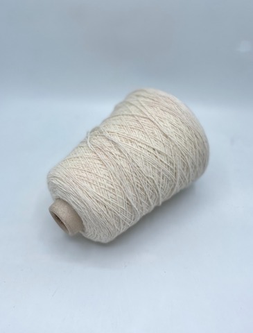 Бобинная пряжа (пр.Италия),750/100гр, 100% Шерсть, цвет-Молочный. арт-34483
