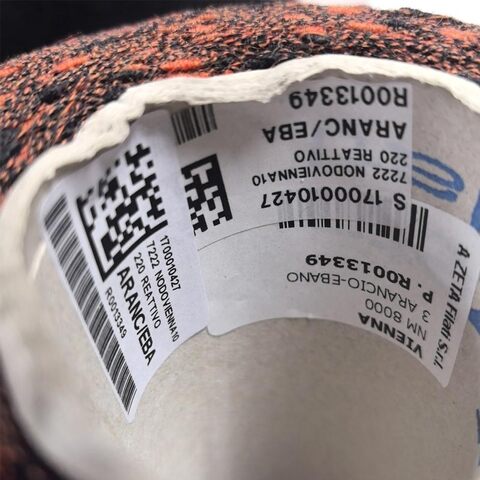 Фасонный меринос A ZETA FILATI VIENNA 800 черный с оранжевым