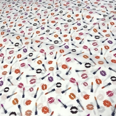 Матовый шелк с помадой фото