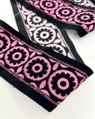 Бархатная тесьма с вышивкой, цвет: чёрный/розовый, 60 мм