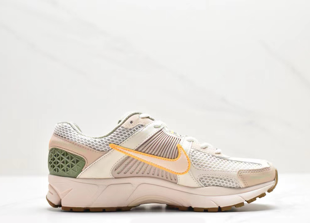 Nike Air Zoom Vomero 5