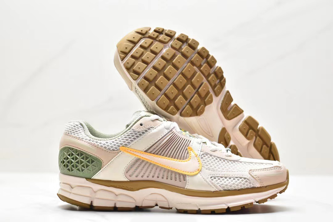 Nike Air Zoom Vomero 5
