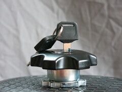 Крышка бензобака Suzuki DR-Z400 DRZ400 05-23