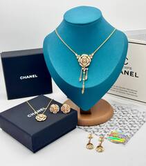Колье CHANEL со съемной подвеской коллекция Bouton de CAMELIA white/rose VGOLD