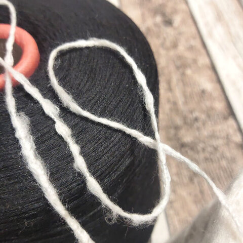 Вспушенный шелк 100% BOTTO GIUSEPPE HAIRY SILK 400 белый молочный