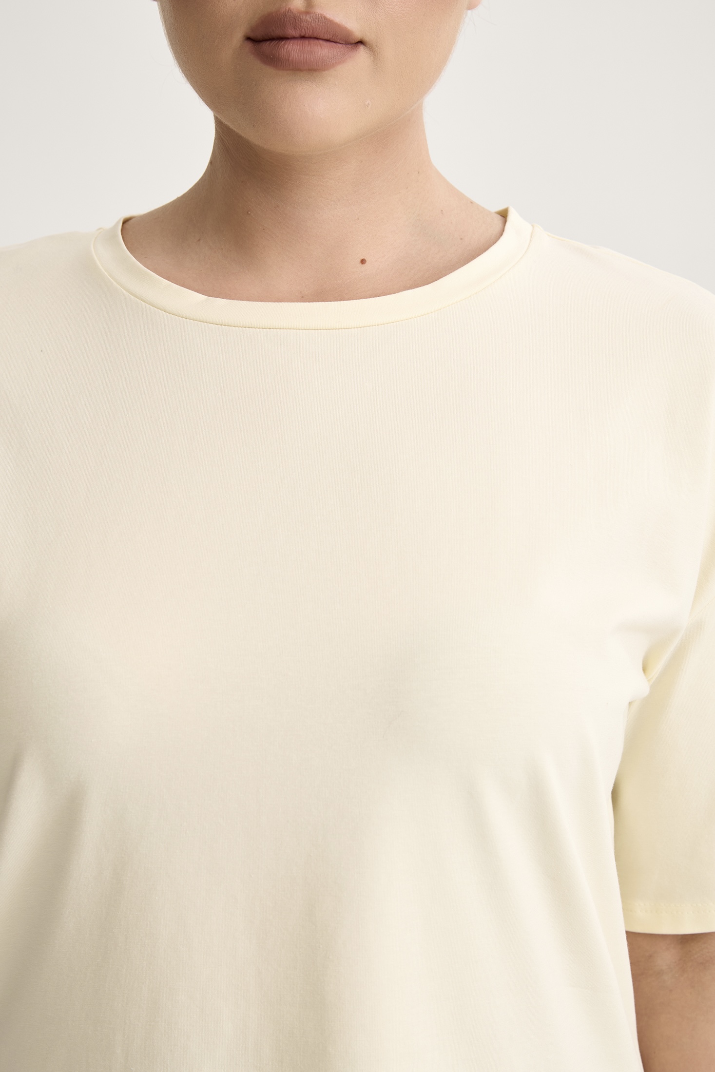 Футболка с круглым вырезом, светло-желтый