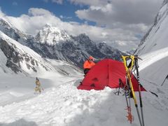 Купить экспедиционную палатку Alexika Storm 2 от производителя со скидками.