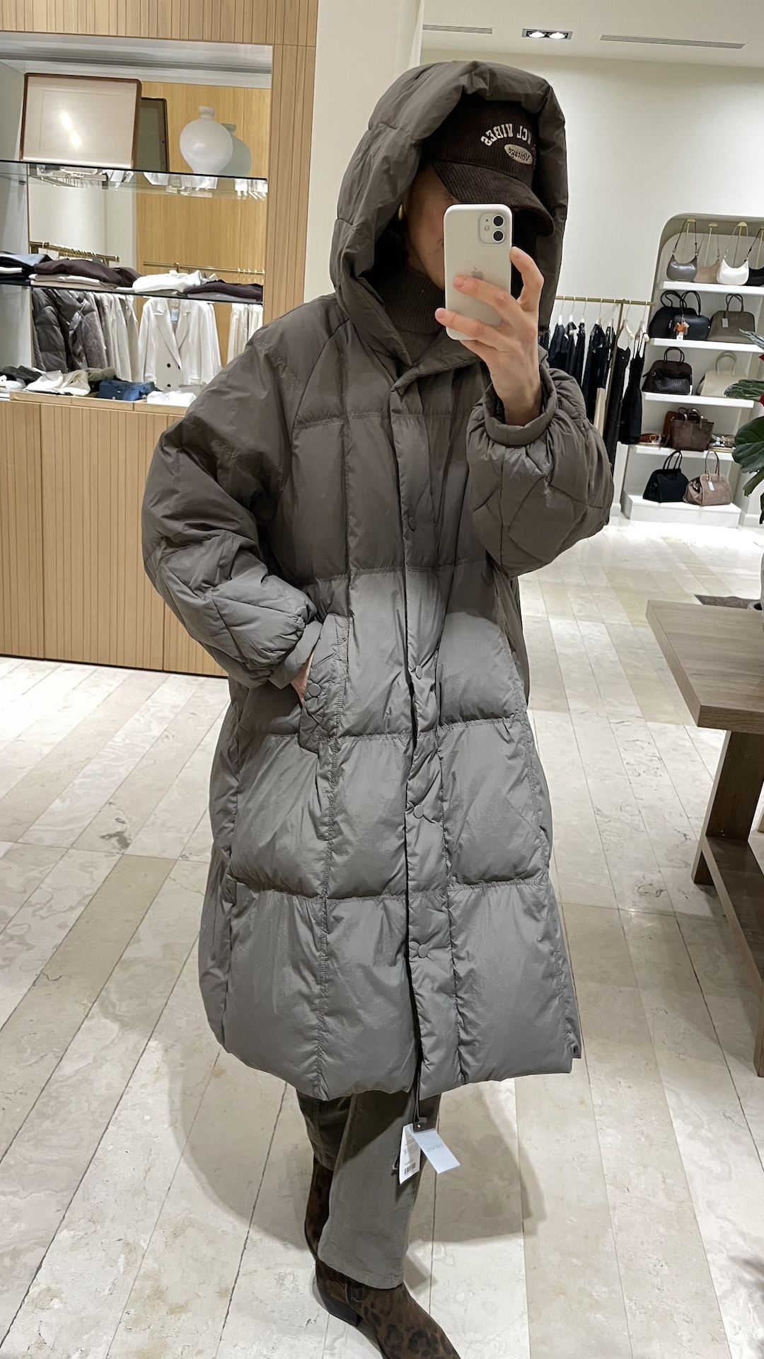 Пуховик oversize расклешенный к низу