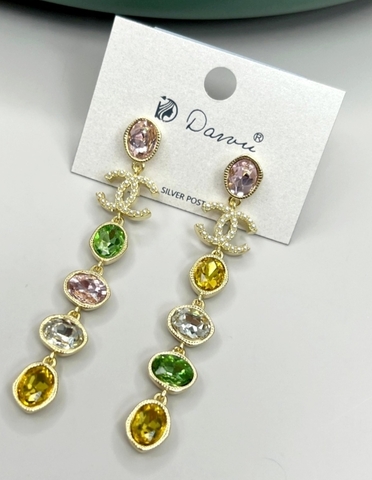 20812 - Серьги в стиле CHANEL длинные с цветными камнями