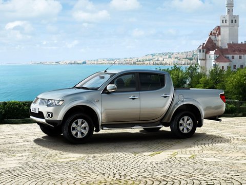 Чехлы на Mitsubishi L-200 2007–2013 г.в.