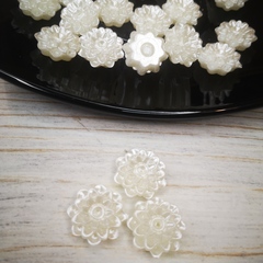 Полубусина кабошон Цветок  перламутр, 20мм (25шт)