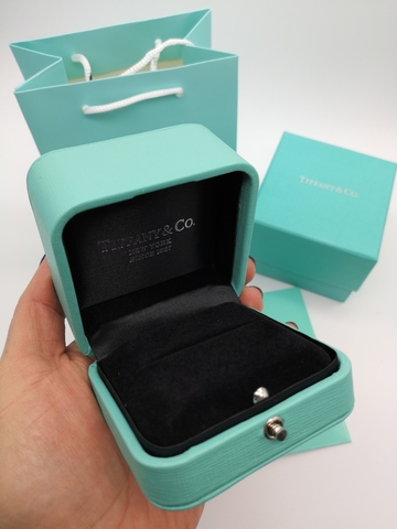 77202- Футляр/коробка в комплекте упаковки под кольцо/пусеты Tiffany lux верх кожа