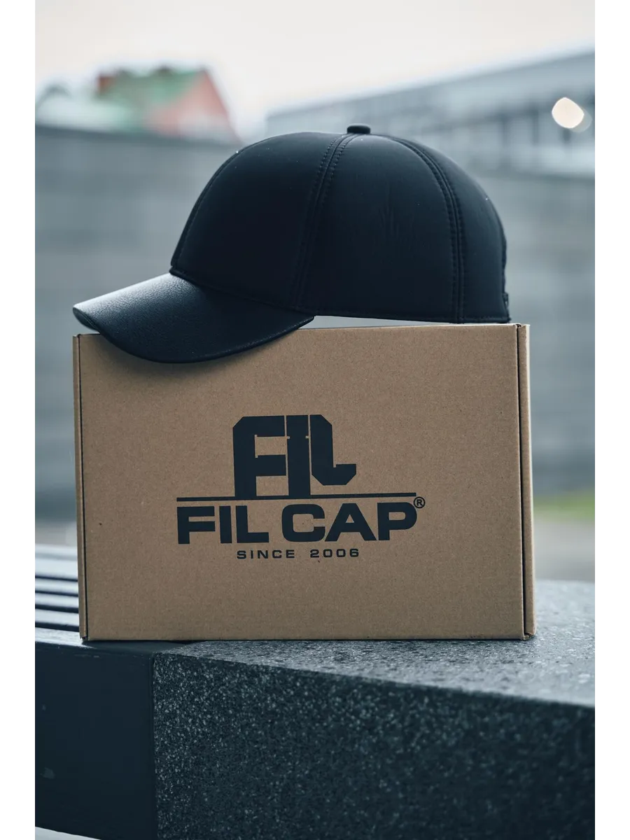 Кепка утепленная с ушками плащевка кожаный козырек