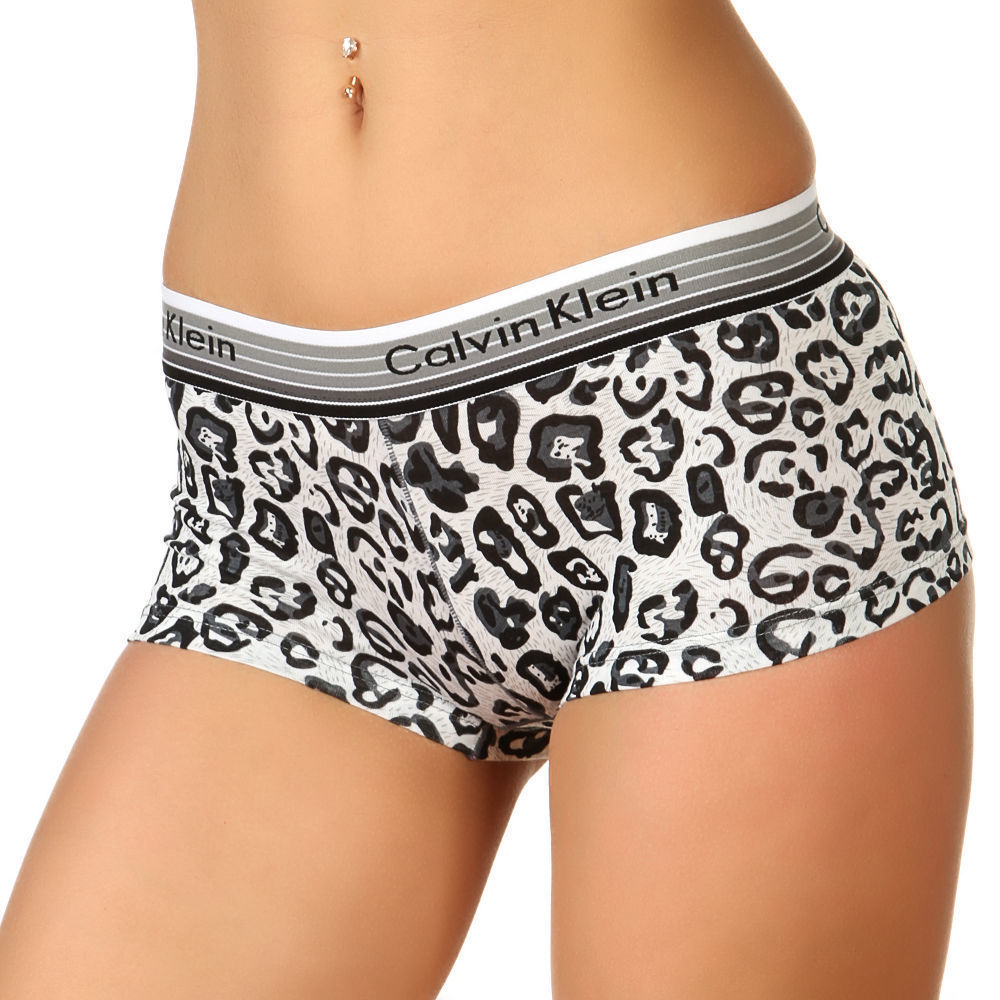 https://static.insales-cdn.com/images/products/1/5656/474101272/foto-zhenskie-boksery-calvin-klein-women-boxer-black-leo.JPG