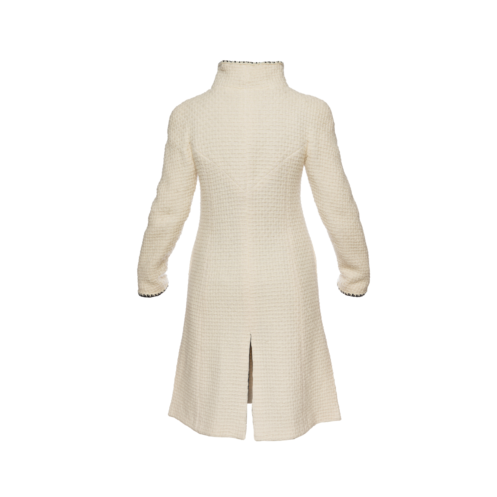 Женственное пальто из твида молочного цвета от Chanel, 38 размер.