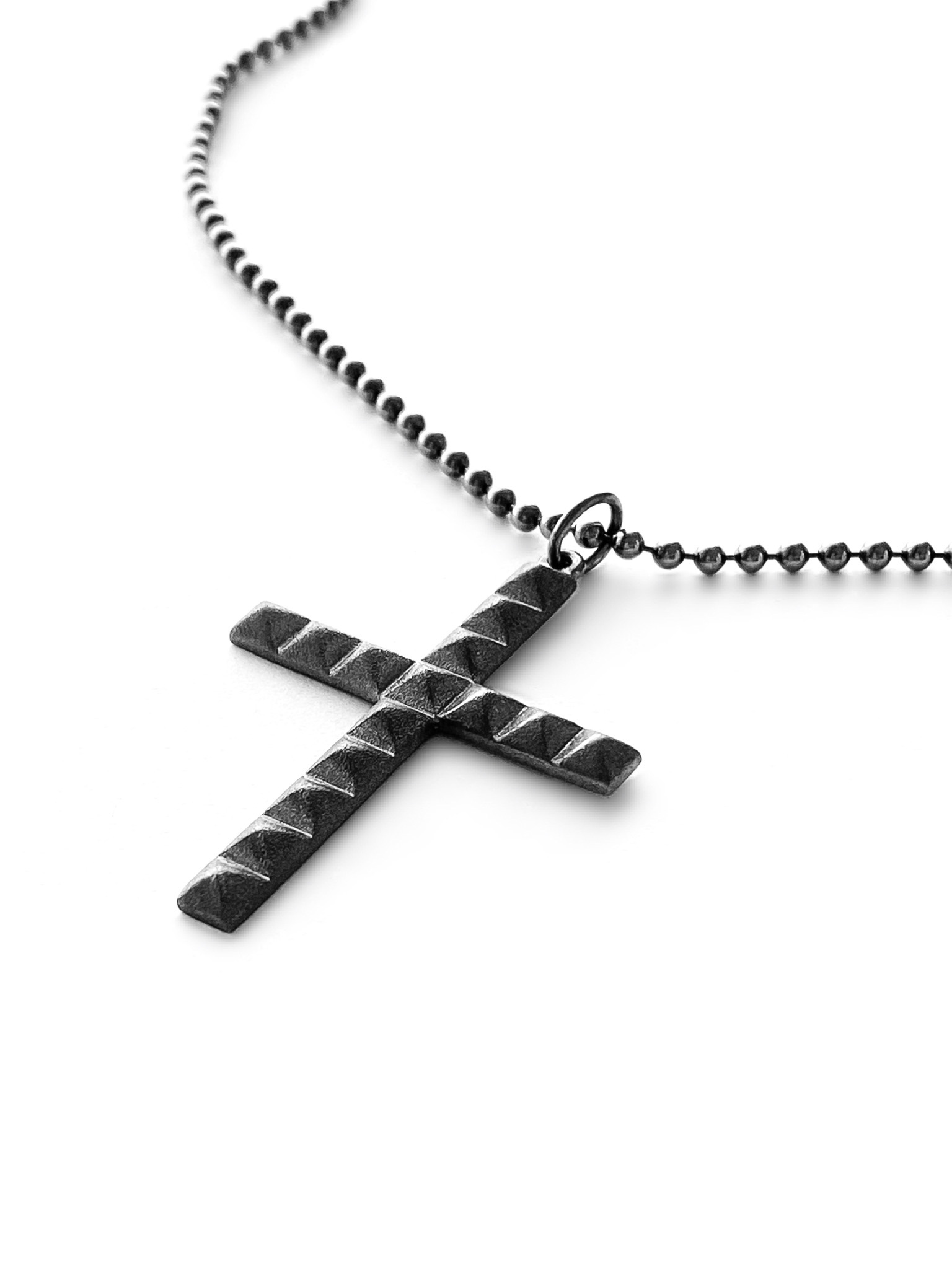 Серебряное колье «ШИПение» с черным родированным крестом