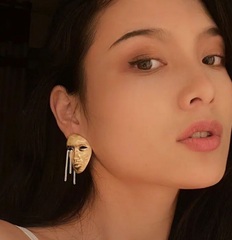 34599- Серьги МАСКА в стилистике SCHIAPARELLI сатинированное серебро/золото