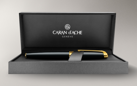 Ручка перьевая Caran d'Ache Leman Ebony Black Lacquer GP,  F (4799.272)