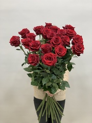 Букет 21 метровая роз красные в ленте