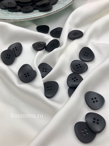 Пуговицы черные на прокол неровной формы