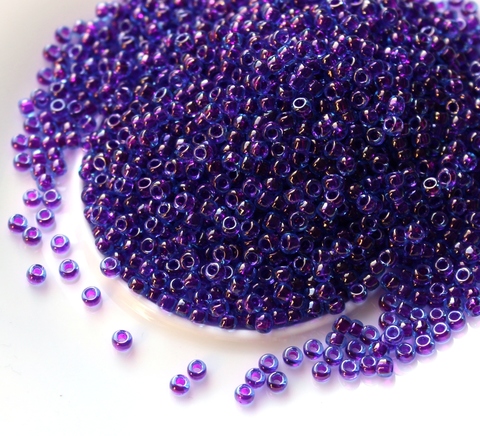 15/0 RR-0352 Fuchsia Lined Aqua Luster