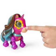 Милая пони Нова Зуммер