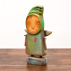 Деревянная статуэтка 