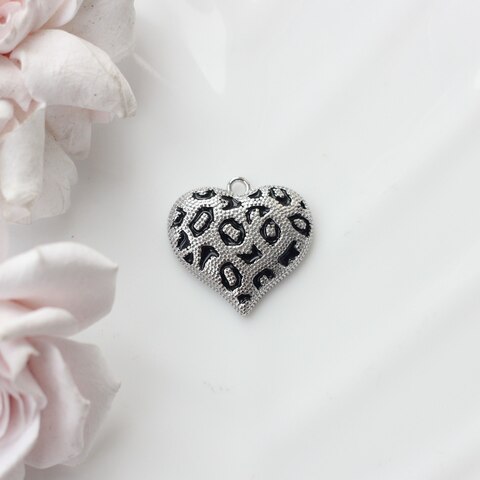 Подвеска с Сердце с фактурной эмалью, 22*22 мм, родий, П830